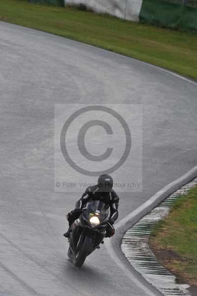 Mallory park Leicestershire;Mallory park photographs;Motorcycle action photographs;event digital images;eventdigitalimages;mallory park;no limits trackday;peter wileman photography;trackday;trackday digital images;trackday photos