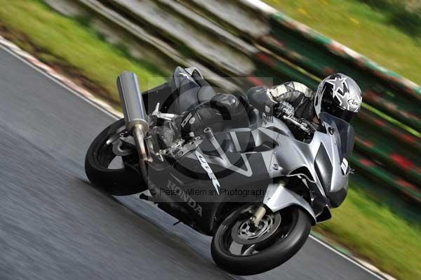 Mallory park Leicestershire;Mallory park photographs;Motorcycle action photographs;event digital images;eventdigitalimages;mallory park;no limits trackday;peter wileman photography;trackday;trackday digital images;trackday photos