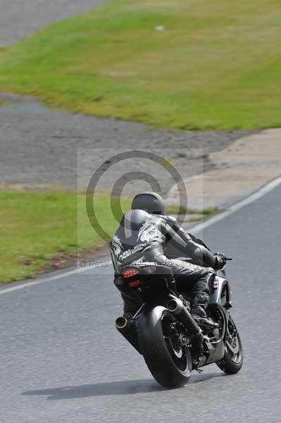 Mallory park Leicestershire;Mallory park photographs;Motorcycle action photographs;event digital images;eventdigitalimages;mallory park;no limits trackday;peter wileman photography;trackday;trackday digital images;trackday photos