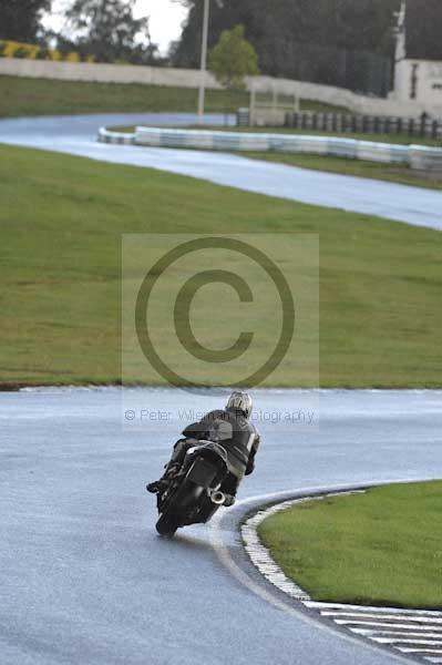 Mallory park Leicestershire;Mallory park photographs;Motorcycle action photographs;event digital images;eventdigitalimages;mallory park;no limits trackday;peter wileman photography;trackday;trackday digital images;trackday photos