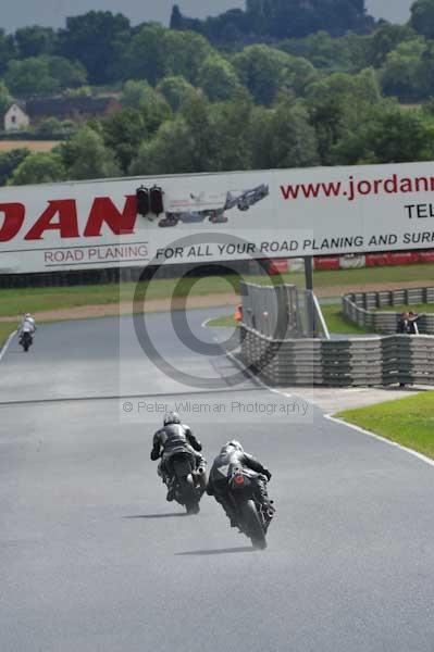 Mallory park Leicestershire;Mallory park photographs;Motorcycle action photographs;event digital images;eventdigitalimages;mallory park;no limits trackday;peter wileman photography;trackday;trackday digital images;trackday photos