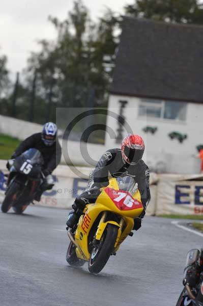 Mallory park Leicestershire;Mallory park photographs;Motorcycle action photographs;event digital images;eventdigitalimages;mallory park;no limits trackday;peter wileman photography;trackday;trackday digital images;trackday photos