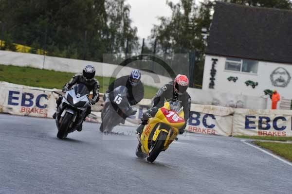 Mallory park Leicestershire;Mallory park photographs;Motorcycle action photographs;event digital images;eventdigitalimages;mallory park;no limits trackday;peter wileman photography;trackday;trackday digital images;trackday photos