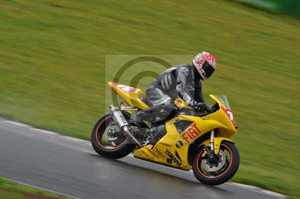 Mallory park Leicestershire;Mallory park photographs;Motorcycle action photographs;event digital images;eventdigitalimages;mallory park;no limits trackday;peter wileman photography;trackday;trackday digital images;trackday photos