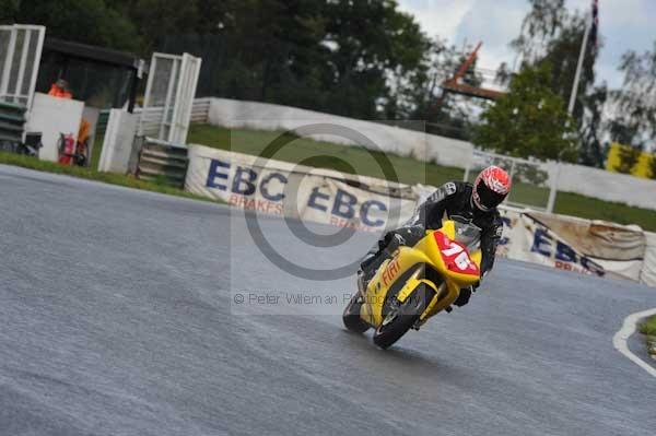 Mallory park Leicestershire;Mallory park photographs;Motorcycle action photographs;event digital images;eventdigitalimages;mallory park;no limits trackday;peter wileman photography;trackday;trackday digital images;trackday photos