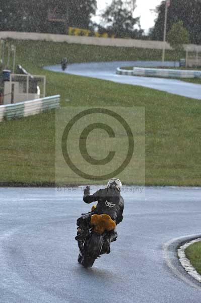 Mallory park Leicestershire;Mallory park photographs;Motorcycle action photographs;event digital images;eventdigitalimages;mallory park;no limits trackday;peter wileman photography;trackday;trackday digital images;trackday photos