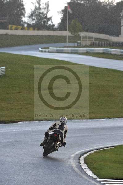 Mallory park Leicestershire;Mallory park photographs;Motorcycle action photographs;event digital images;eventdigitalimages;mallory park;no limits trackday;peter wileman photography;trackday;trackday digital images;trackday photos