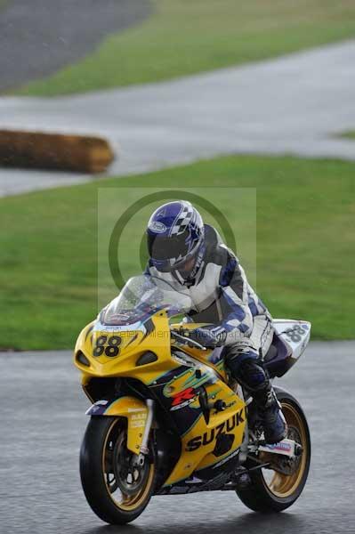 Mallory park Leicestershire;Mallory park photographs;Motorcycle action photographs;event digital images;eventdigitalimages;mallory park;no limits trackday;peter wileman photography;trackday;trackday digital images;trackday photos