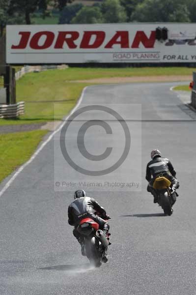 Mallory park Leicestershire;Mallory park photographs;Motorcycle action photographs;event digital images;eventdigitalimages;mallory park;no limits trackday;peter wileman photography;trackday;trackday digital images;trackday photos