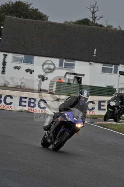 Mallory park Leicestershire;Mallory park photographs;Motorcycle action photographs;event digital images;eventdigitalimages;mallory park;no limits trackday;peter wileman photography;trackday;trackday digital images;trackday photos