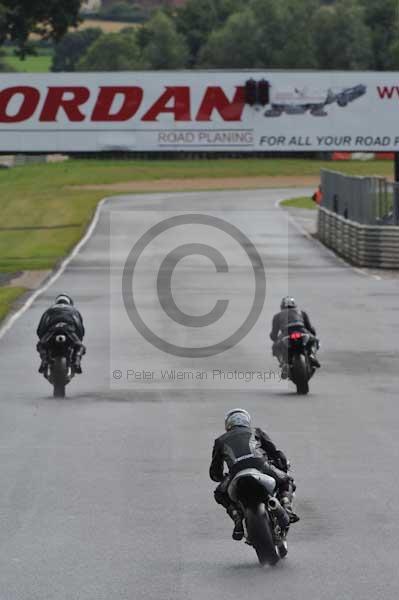 Mallory park Leicestershire;Mallory park photographs;Motorcycle action photographs;event digital images;eventdigitalimages;mallory park;no limits trackday;peter wileman photography;trackday;trackday digital images;trackday photos