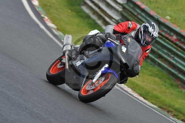 Mallory park Leicestershire;Mallory park photographs;Motorcycle action photographs;event digital images;eventdigitalimages;mallory park;no limits trackday;peter wileman photography;trackday;trackday digital images;trackday photos