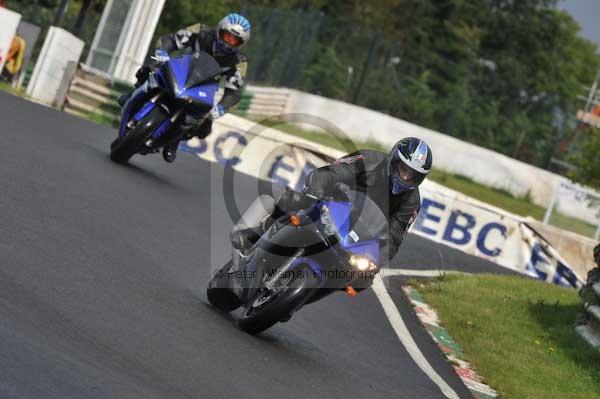 Mallory park Leicestershire;Mallory park photographs;Motorcycle action photographs;event digital images;eventdigitalimages;mallory park;no limits trackday;peter wileman photography;trackday;trackday digital images;trackday photos