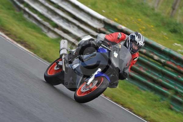 Mallory park Leicestershire;Mallory park photographs;Motorcycle action photographs;event digital images;eventdigitalimages;mallory park;no limits trackday;peter wileman photography;trackday;trackday digital images;trackday photos