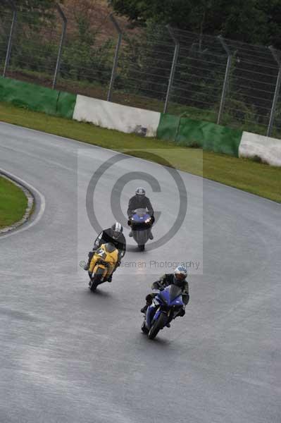 Mallory park Leicestershire;Mallory park photographs;Motorcycle action photographs;event digital images;eventdigitalimages;mallory park;no limits trackday;peter wileman photography;trackday;trackday digital images;trackday photos