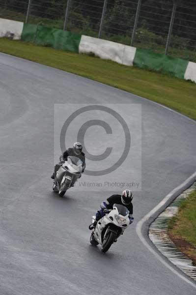 Mallory park Leicestershire;Mallory park photographs;Motorcycle action photographs;event digital images;eventdigitalimages;mallory park;no limits trackday;peter wileman photography;trackday;trackday digital images;trackday photos