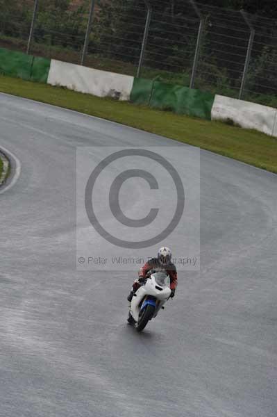 Mallory park Leicestershire;Mallory park photographs;Motorcycle action photographs;event digital images;eventdigitalimages;mallory park;no limits trackday;peter wileman photography;trackday;trackday digital images;trackday photos