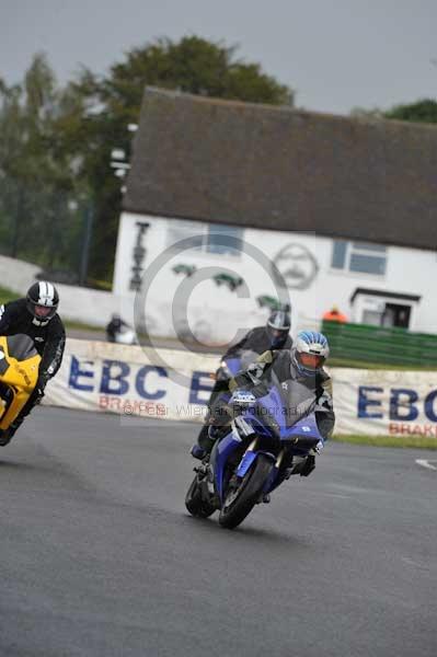 Mallory park Leicestershire;Mallory park photographs;Motorcycle action photographs;event digital images;eventdigitalimages;mallory park;no limits trackday;peter wileman photography;trackday;trackday digital images;trackday photos