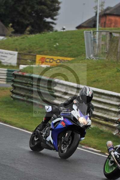 Mallory park Leicestershire;Mallory park photographs;Motorcycle action photographs;event digital images;eventdigitalimages;mallory park;no limits trackday;peter wileman photography;trackday;trackday digital images;trackday photos