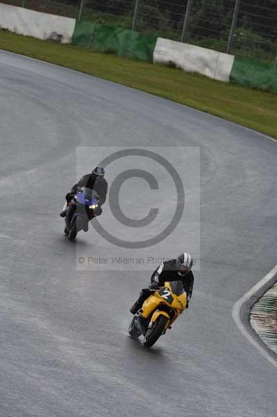 Mallory park Leicestershire;Mallory park photographs;Motorcycle action photographs;event digital images;eventdigitalimages;mallory park;no limits trackday;peter wileman photography;trackday;trackday digital images;trackday photos