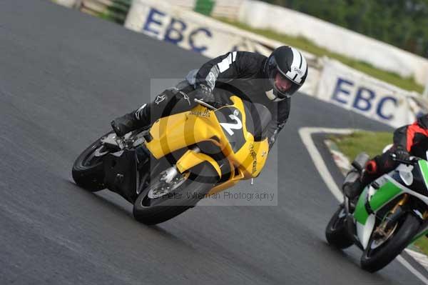 Mallory park Leicestershire;Mallory park photographs;Motorcycle action photographs;event digital images;eventdigitalimages;mallory park;no limits trackday;peter wileman photography;trackday;trackday digital images;trackday photos