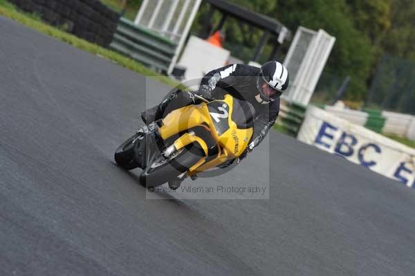 Mallory park Leicestershire;Mallory park photographs;Motorcycle action photographs;event digital images;eventdigitalimages;mallory park;no limits trackday;peter wileman photography;trackday;trackday digital images;trackday photos