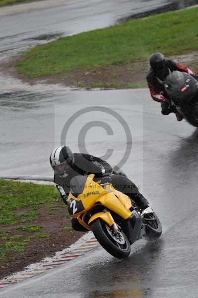 Mallory park Leicestershire;Mallory park photographs;Motorcycle action photographs;event digital images;eventdigitalimages;mallory park;no limits trackday;peter wileman photography;trackday;trackday digital images;trackday photos