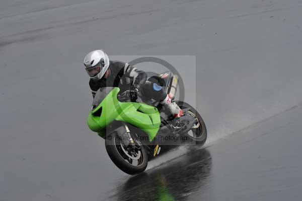 Mallory park Leicestershire;Mallory park photographs;Motorcycle action photographs;event digital images;eventdigitalimages;mallory park;no limits trackday;peter wileman photography;trackday;trackday digital images;trackday photos