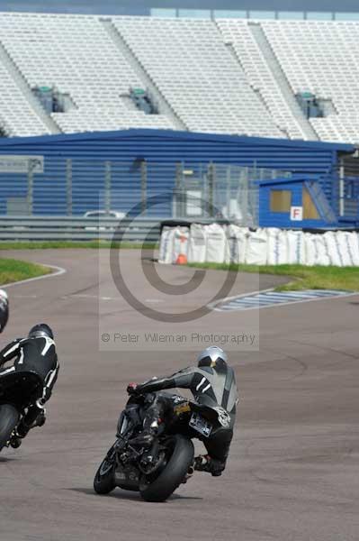 Motorcycle action photographs;Rockingham;Rockingham photographs;event digital images;eventdigitalimages;no limits trackday;peter wileman photography;rockingham corby northamptonshire;trackday;trackday digital images;trackday photos