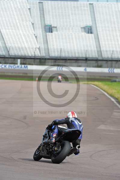 Motorcycle action photographs;Rockingham;Rockingham photographs;event digital images;eventdigitalimages;no limits trackday;peter wileman photography;rockingham corby northamptonshire;trackday;trackday digital images;trackday photos