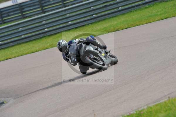 Motorcycle action photographs;Rockingham;Rockingham photographs;event digital images;eventdigitalimages;no limits trackday;peter wileman photography;rockingham corby northamptonshire;trackday;trackday digital images;trackday photos