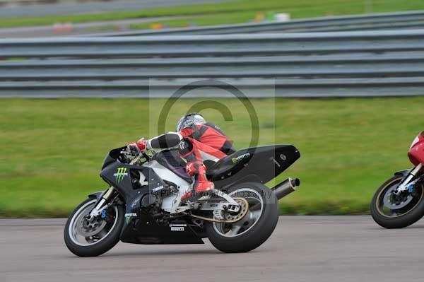 Motorcycle action photographs;Rockingham;Rockingham photographs;event digital images;eventdigitalimages;no limits trackday;peter wileman photography;rockingham corby northamptonshire;trackday;trackday digital images;trackday photos