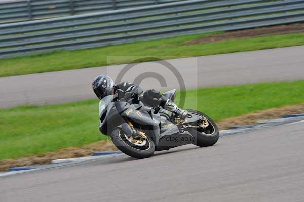 Motorcycle action photographs;Rockingham;Rockingham photographs;event digital images;eventdigitalimages;no limits trackday;peter wileman photography;rockingham corby northamptonshire;trackday;trackday digital images;trackday photos