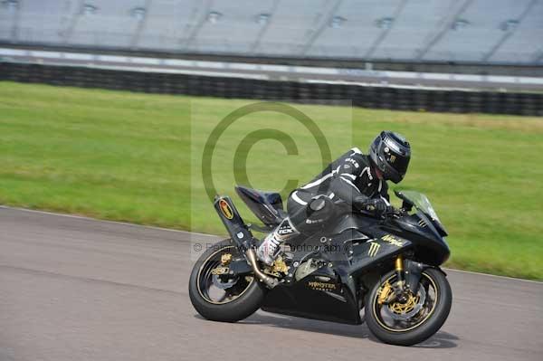 Motorcycle action photographs;Rockingham;Rockingham photographs;event digital images;eventdigitalimages;no limits trackday;peter wileman photography;rockingham corby northamptonshire;trackday;trackday digital images;trackday photos