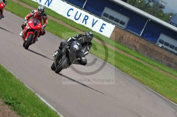 Motorcycle action photographs;Rockingham;Rockingham photographs;event digital images;eventdigitalimages;no limits trackday;peter wileman photography;rockingham corby northamptonshire;trackday;trackday digital images;trackday photos