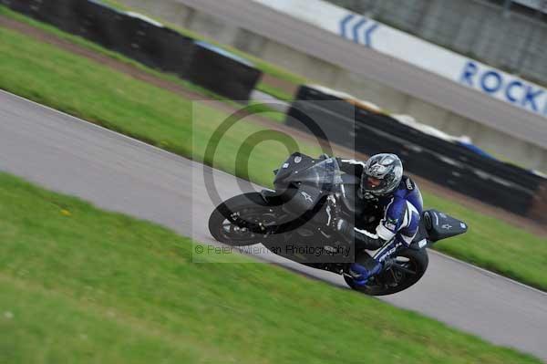 Motorcycle action photographs;Rockingham;Rockingham photographs;event digital images;eventdigitalimages;no limits trackday;peter wileman photography;rockingham corby northamptonshire;trackday;trackday digital images;trackday photos