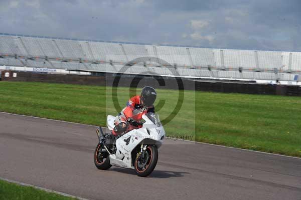 Motorcycle action photographs;Rockingham;Rockingham photographs;event digital images;eventdigitalimages;no limits trackday;peter wileman photography;rockingham corby northamptonshire;trackday;trackday digital images;trackday photos