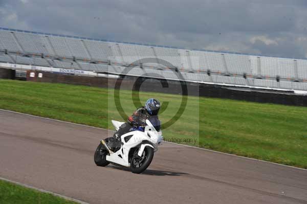 Motorcycle action photographs;Rockingham;Rockingham photographs;event digital images;eventdigitalimages;no limits trackday;peter wileman photography;rockingham corby northamptonshire;trackday;trackday digital images;trackday photos