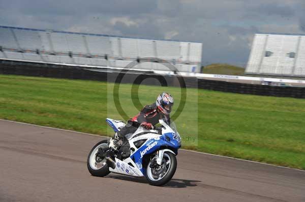 Motorcycle action photographs;Rockingham;Rockingham photographs;event digital images;eventdigitalimages;no limits trackday;peter wileman photography;rockingham corby northamptonshire;trackday;trackday digital images;trackday photos