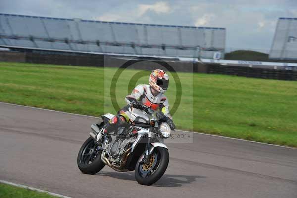 Motorcycle action photographs;Rockingham;Rockingham photographs;event digital images;eventdigitalimages;no limits trackday;peter wileman photography;rockingham corby northamptonshire;trackday;trackday digital images;trackday photos