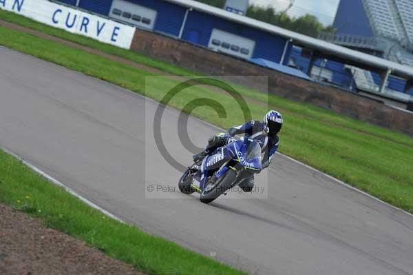 Motorcycle action photographs;Rockingham;Rockingham photographs;event digital images;eventdigitalimages;no limits trackday;peter wileman photography;rockingham corby northamptonshire;trackday;trackday digital images;trackday photos