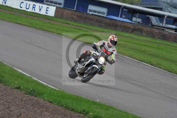 Motorcycle action photographs;Rockingham;Rockingham photographs;event digital images;eventdigitalimages;no limits trackday;peter wileman photography;rockingham corby northamptonshire;trackday;trackday digital images;trackday photos