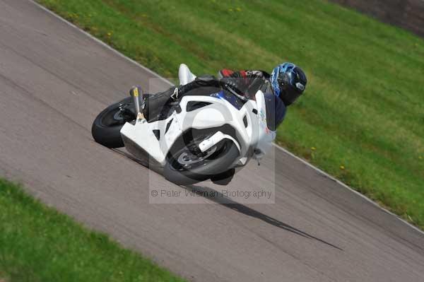 Motorcycle action photographs;Rockingham;Rockingham photographs;event digital images;eventdigitalimages;no limits trackday;peter wileman photography;rockingham corby northamptonshire;trackday;trackday digital images;trackday photos