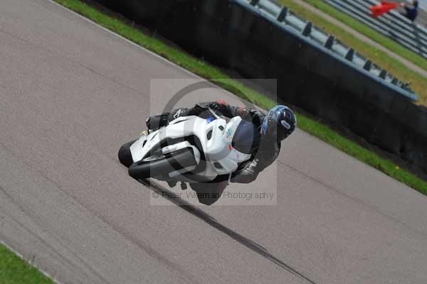 Motorcycle action photographs;Rockingham;Rockingham photographs;event digital images;eventdigitalimages;no limits trackday;peter wileman photography;rockingham corby northamptonshire;trackday;trackday digital images;trackday photos