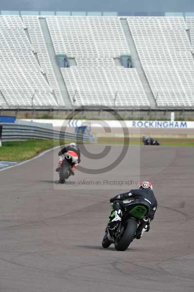 Motorcycle action photographs;Rockingham;Rockingham photographs;event digital images;eventdigitalimages;no limits trackday;peter wileman photography;rockingham corby northamptonshire;trackday;trackday digital images;trackday photos