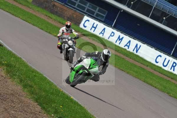 Motorcycle action photographs;Rockingham;Rockingham photographs;event digital images;eventdigitalimages;no limits trackday;peter wileman photography;rockingham corby northamptonshire;trackday;trackday digital images;trackday photos