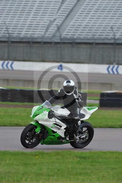 Motorcycle action photographs;Rockingham;Rockingham photographs;event digital images;eventdigitalimages;no limits trackday;peter wileman photography;rockingham corby northamptonshire;trackday;trackday digital images;trackday photos