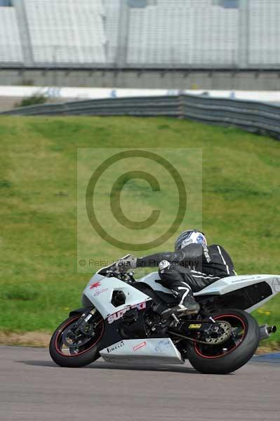 Motorcycle action photographs;Rockingham;Rockingham photographs;event digital images;eventdigitalimages;no limits trackday;peter wileman photography;rockingham corby northamptonshire;trackday;trackday digital images;trackday photos