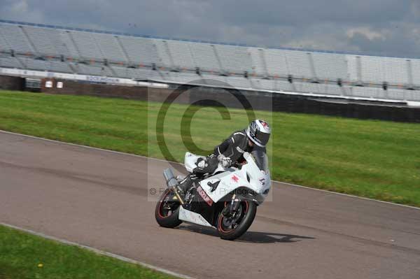 Motorcycle action photographs;Rockingham;Rockingham photographs;event digital images;eventdigitalimages;no limits trackday;peter wileman photography;rockingham corby northamptonshire;trackday;trackday digital images;trackday photos