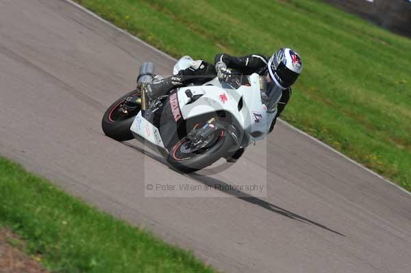 Motorcycle action photographs;Rockingham;Rockingham photographs;event digital images;eventdigitalimages;no limits trackday;peter wileman photography;rockingham corby northamptonshire;trackday;trackday digital images;trackday photos